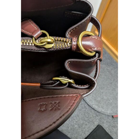 Coach Empire Caryall 28 - Picture 5 of 5